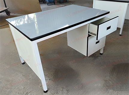 โต๊ะทำงาน