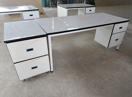 โต๊ะทำงาน