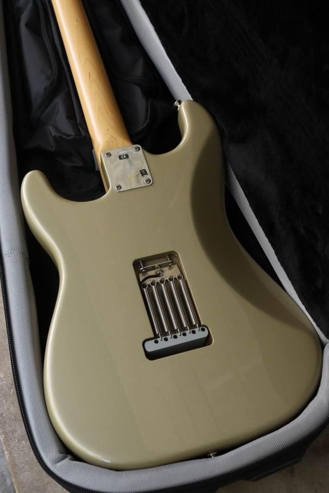 Fender John Mayer Signature 2006 Shoreline Gold / Racing stripe