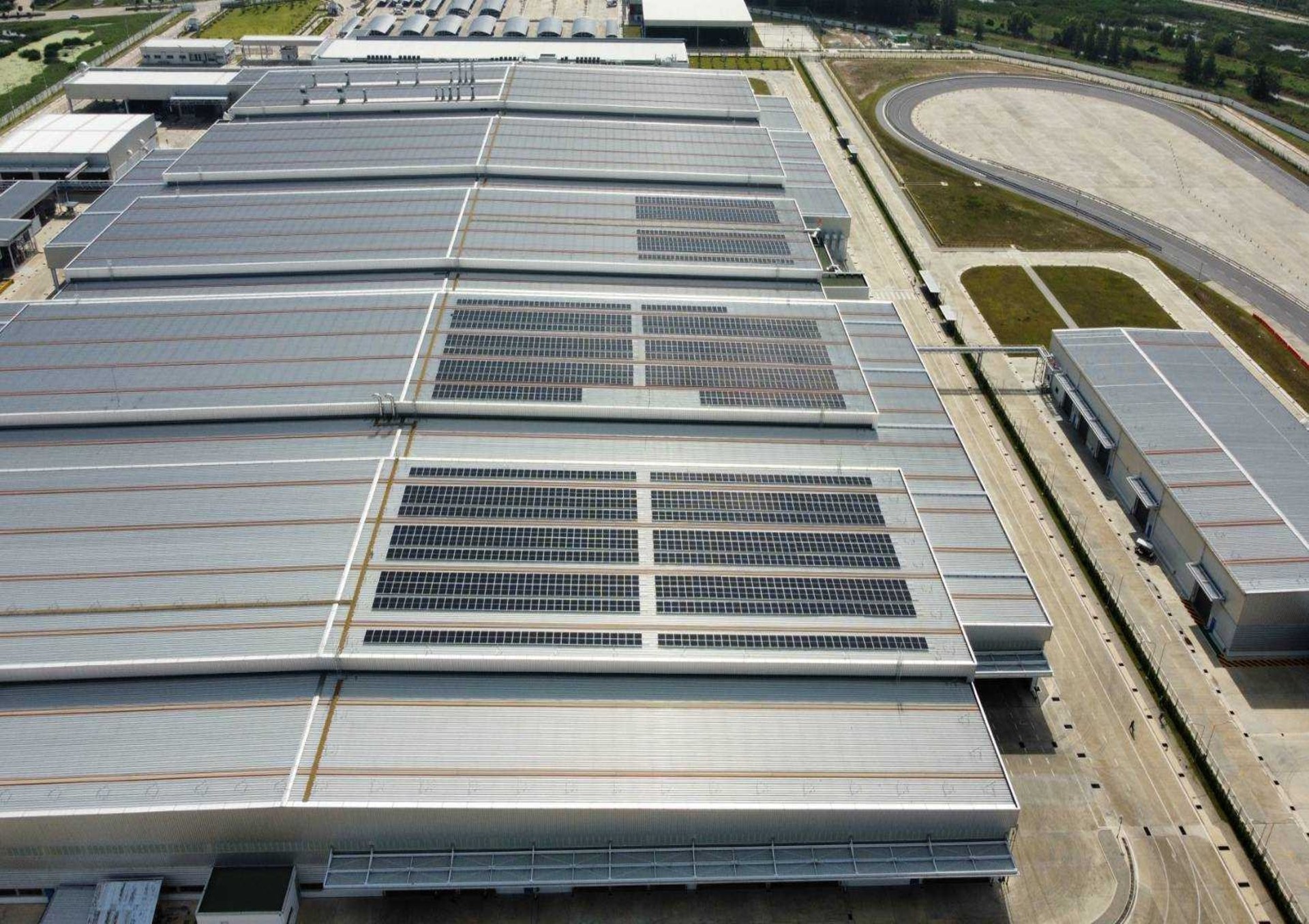 Hino Motors Manufacturing (Thailand) Ltd. Factory 4 Hino Motors Manufacturing (Thailand) Ltd. Factory 4