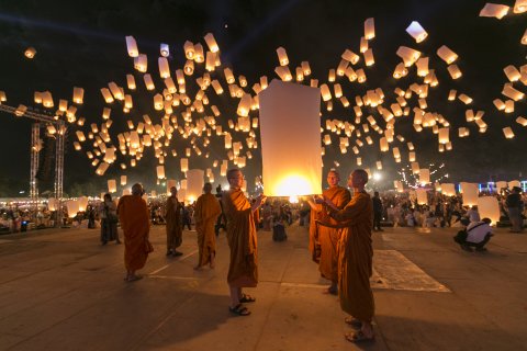 Chiangmai_sky_lantern_festival_hi-res-835.jpg