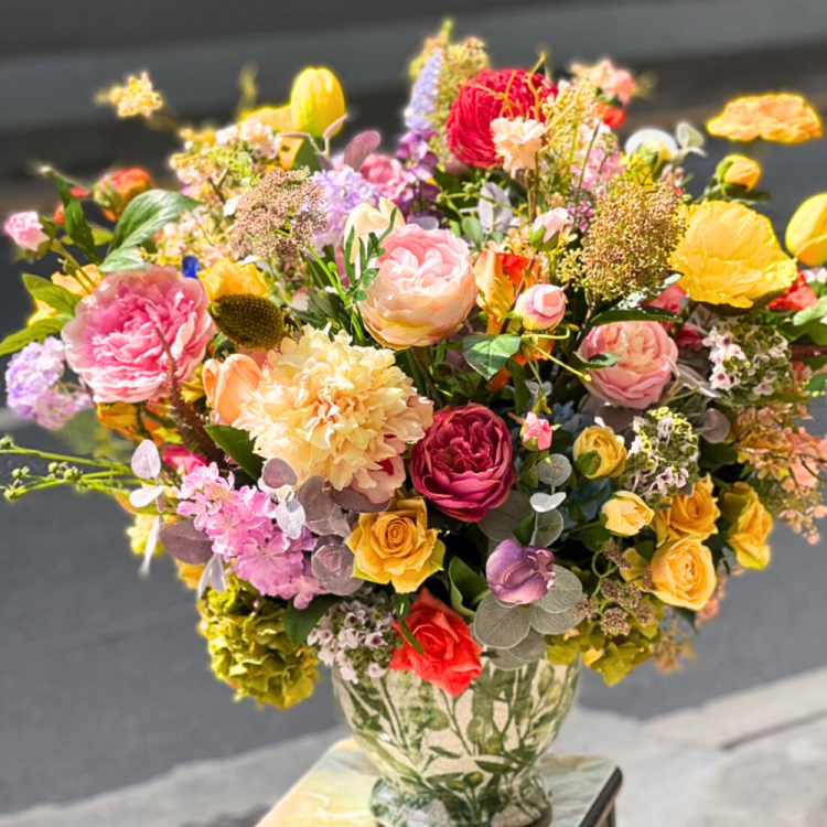 แจกันดอกไม้ประดิษฐ์ ของขวัญแสดงความยินดี หรือ ตกแต่งสำนักงาน ดีไซน์ Luxury ดอกไม้ประดิษฐ์เกรดพรีเมียม สวยหรูทนทาน สะท้อนรสนิยม