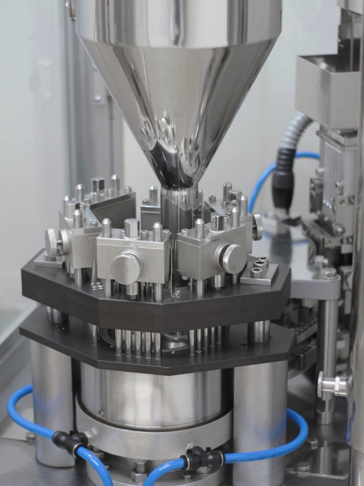 ภาพเครื่องจักรจากบริษัท ซีโนฟาร์ม (ไทย)