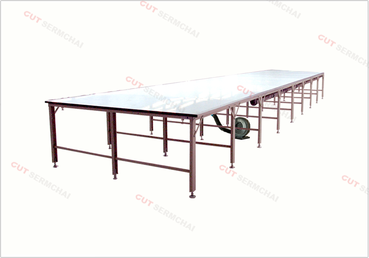 โต๊ะตัดผ้า