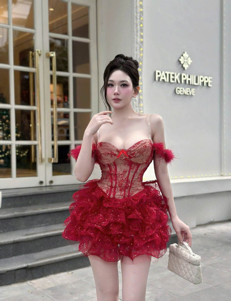 เดรสสั้นสีแดงลูกไม้ซีทรูแบบสายเดี่ยวกระโปรงระบาย