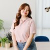 เสื้อโปโลพลัสไซส์ "ไม่มีกระเป๋า" สีชมพูอ่อน