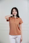 เสื้อโปโลหญิง "ทรงเว้าเอว" สีชาไทย