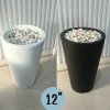 12 นิ้ว กระถางพลาสติกสีขาวทรงสูง มีหินและโฟม White tall plastic pot