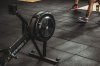 Keunggulan Rubber Flooring Rugonal dalam Menahan Beban Berat Keunggulan Rubber Flooring Rugonal dalam Menahan Beban Berat