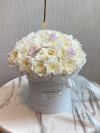 White Rosey Mum Box S