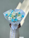 blue spray roses with lily