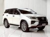TOYOTA  FORTUNER, 2.4 V 4WD LEADER ปี 2022 โฉม ปี15-ปัจจุบัน เครื่องดีเซล เกียร์ Auto สีขาว 7 ที่นั่ง ไมล์แท้เพียง 54,829 km.