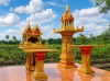 ศาลพระภูมิทรงไทย รุ่น M3 ศาลหงส์ สีเกล็ดทองตัดแดง พร้อมศาลเจ้าที่แฝดกลาง เสาเทวดา