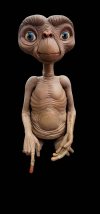 โมเดล ET ขนาดใหญ่ สูง 91 cm. งาน neca figure life-size E.T. No major flaws H91 cm