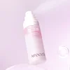 สเปรย์ AROCELL SUPER COLLAGEN AMPOULE MIST กำลังพ่นละอองละเอียด เพื่อผิวฉ่ำโกลว์