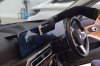 ช่างวางฟิล์มบนแผงหน้าจอภายในรถ BMW ช่างวางฟิล์มบนแผงหน้าจอภายในรถ BMW