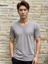 Slate2 (สีเทา) เสื้อยืดคอวีเปลือย ดีไซส์สวย เนื้อผ้าบางเบา เนื้อผ้านุ่มสวมใส่สบาย ระบายอากาศดี ไม่ร้อนอบอ้าว ไซส์มาตรฐานไม่จกตา