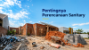 Risiko Kesalahan Instalasi Sanitary Saat Pembangunan Ilustrasi area konstruksi rumah yang masih berantakan dengan tumpukan pipa paralon sebelum proses finishing, menyoroti pentingnya perencanaan sanitary kamar mandi sejak dini.