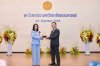 ผู้บริหารไทยประกันชีวิต รับโล่เกียรติยศศิษย์เก่าดีเด่น ม.ธรรมศาสตร์