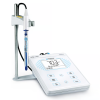 PH700 Benchtop pH Meter with LabSen® 823 pH Electrode for Protein Samples.