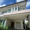 ขายด่วน บ้านเดี่ยว 2 ชั้น พื้นที่ 53.9 ตร.ว. 3 ห้องนอน 4 ห้องน้ำ โซน ถนน เทพารักษ์ จ.สมุทรปราการ ทำเลดี ใกล้เมือง เดินทางสะดวก บ้านสวยพร้อมอยู่ พื้นที่กว้าง จอดรถได้หลายคัน เหมาะสำหรับครอบครัวใหญ่