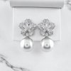 ต่างหู snowflake southsea pearls เป็นเพชรหยดน้ำ