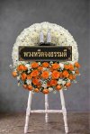 พวงหรีดดอกไม้สดวงกลม ดอกล้วนเต็มวง กุหลาบขาว ส้ม