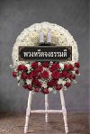พวงหรีดดอกไม้สดวงกลม ดอกล้วนเต็มวง กุหลาบขาว แดง
