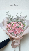 20 Roses with Daisies and Snow Leaf