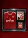 เสื้อ Arsenal official ฤดูกาล 2019/20 พร้อม ลายเซ็นสดนักเตะชุดใหญ่
