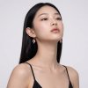 ต่างหูปลาตะเพียนชุบโรสโกลด์ (Rose Gold) งานแฮนด์คราฟต์ดีไซน์ไทยร่วมสมัย ตัวเรือนเงินแท้บริสุทธิ์ 99.99% จากแบรนด์ Shannta สวยหรูสไตล์โมเดิร์น