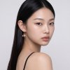 ต่างหูปลาตะเพียนชุบโรสโกลด์ (Rose Gold) งานแฮนด์คราฟต์ดีไซน์ไทยร่วมสมัย ตัวเรือนเงินแท้บริสุทธิ์ 99.99% จากแบรนด์ Shannta สวยหรูสไตล์โมเดิร์น