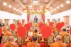 19 précepteurs étrangers, lot 57, sont venus rendre hommage à Somdet Phra Maha Theerachan et ont écouté le sermon.