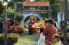 พิธีตักบาตรดอกไม้ในวันเข้าพรรษา