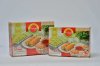 แดงแหนมเนือง ประกอบด้วย แหนมเนือง 5 ไม้ พร้อมเครื่องน้ำจิ้ม