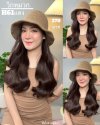 รหัส H61 - วิกหมวกปีกกว้างสีน้ำตาล : (ผมลอนยาว) ความยาว 55 ซม. แบบเย็บติดหมวก ถอดไม่ได้ (แถมเน็ต+ขาตั้ง+ของแถม)