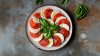 Caprese Salad (คาปรีเซ่สลัด)