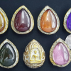 พระซุ้มเนื้อชิน บนเม็ดพระธาตุ