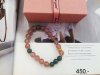 สร้อยข้อมือหินมงคลโทนสีชมพูสตรอเบอร์รี่ควอตซ์สลับหินสีเขียวเข้มและข้อต่อสีทอง