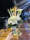 ช่อดอกบัวขาว 1 ดอกพร้อมธูปเทียนดอกไม้ประดับ(ลูกค้าเลือกสีได้8สี)
