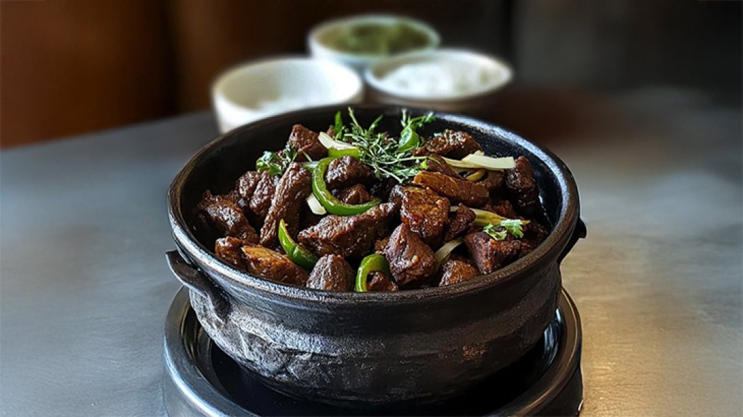 Tibs Beef Tibs – Ethiopian Spiced Sautéed Beef with Injera
