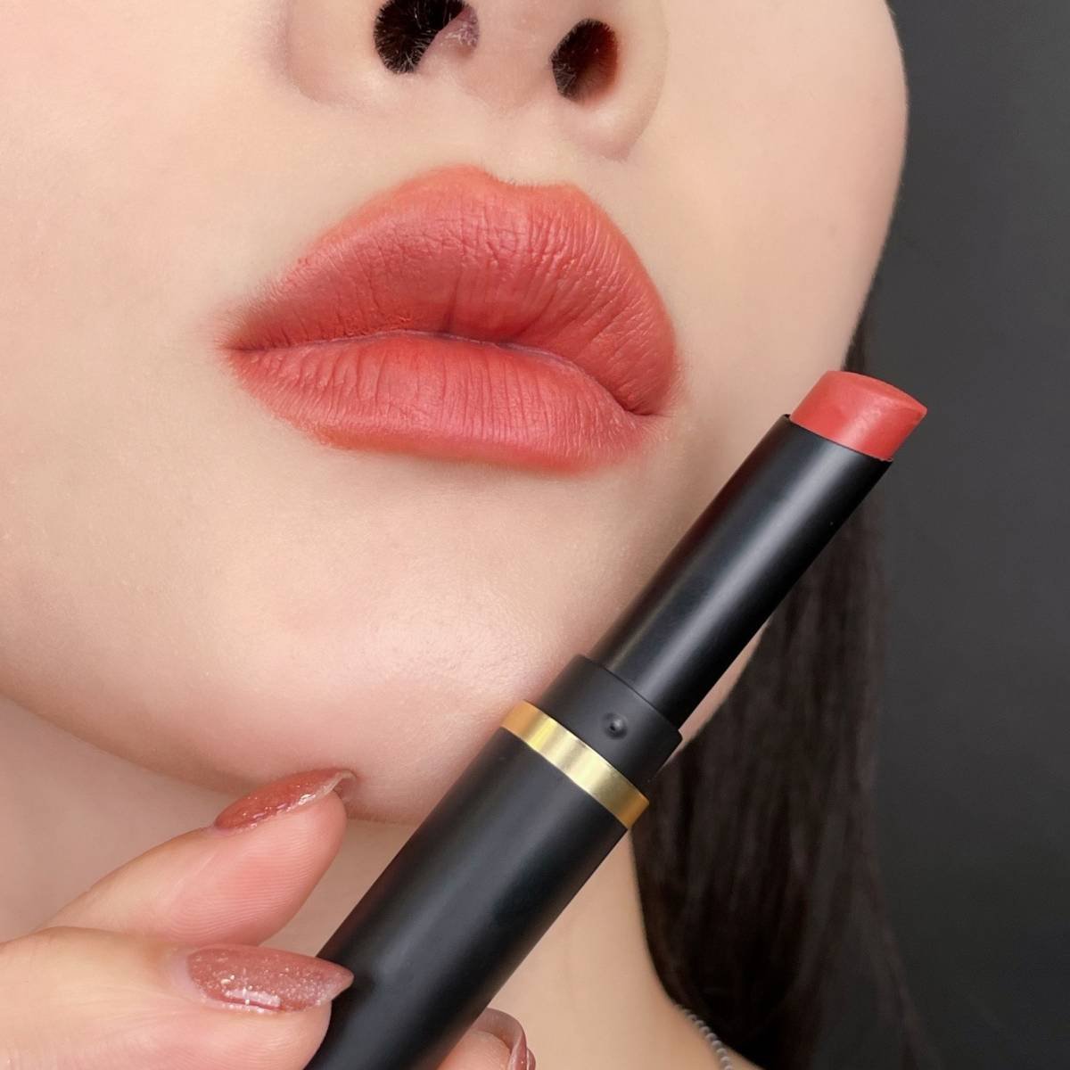 MAC Powder Kiss Velvet Blur Slim Stick 891 Mull It Over