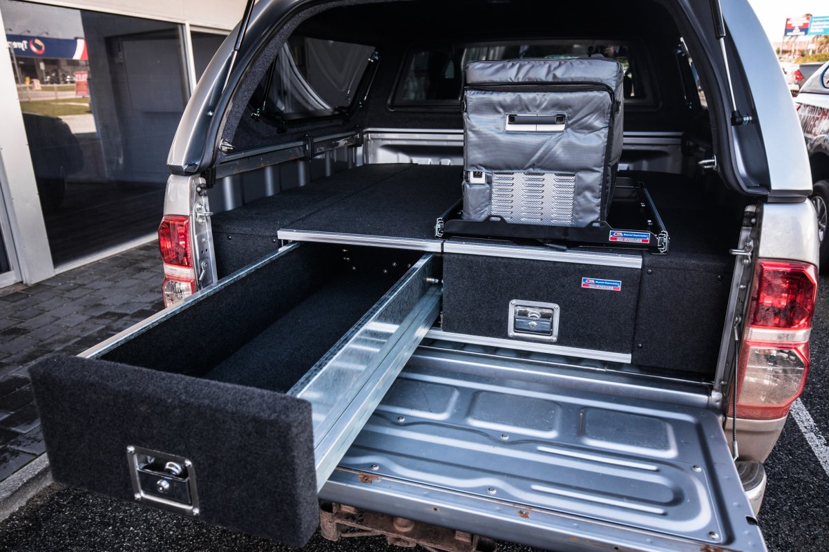 MCC04401 Drawer System With Fridge Slide Hilux mcc4x4