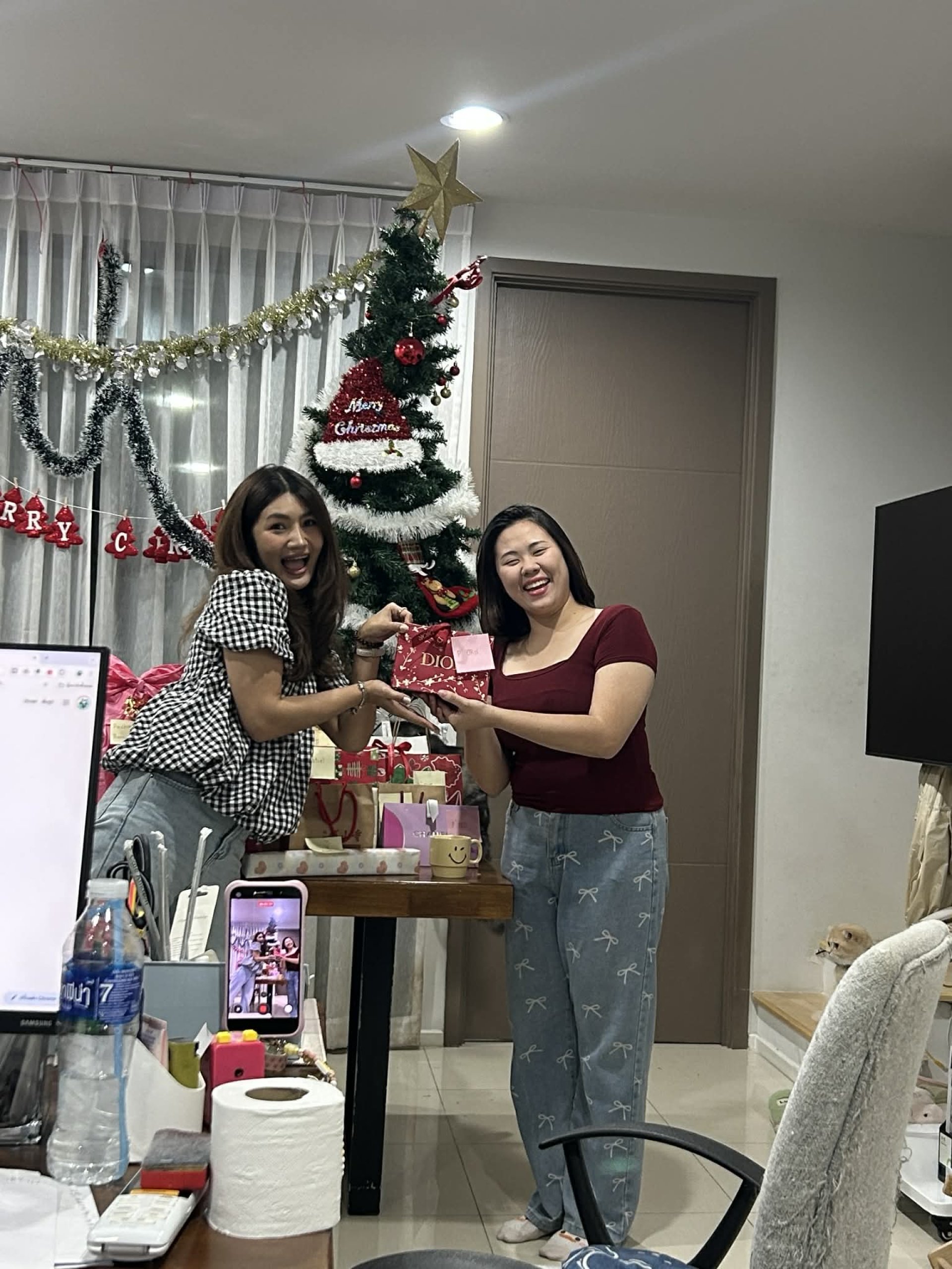 Christmas Rada RADA Christmas Gift Exchange | แลกของขวัญเล็ก ๆ เติมรอยยิ้มใหญ่ ๆ ในวัน ...