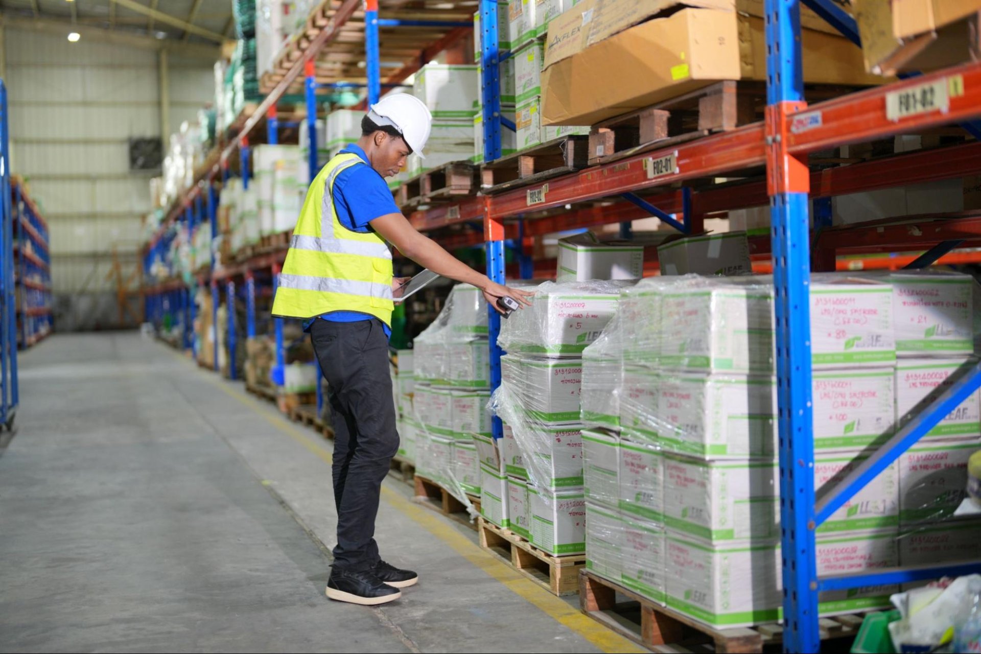 ระบบ FIFO คลังสินค้า ชั้นวาง Flow Rack ระบบ FIFO คลังสินค้า ชั้นวาง Flow Rack