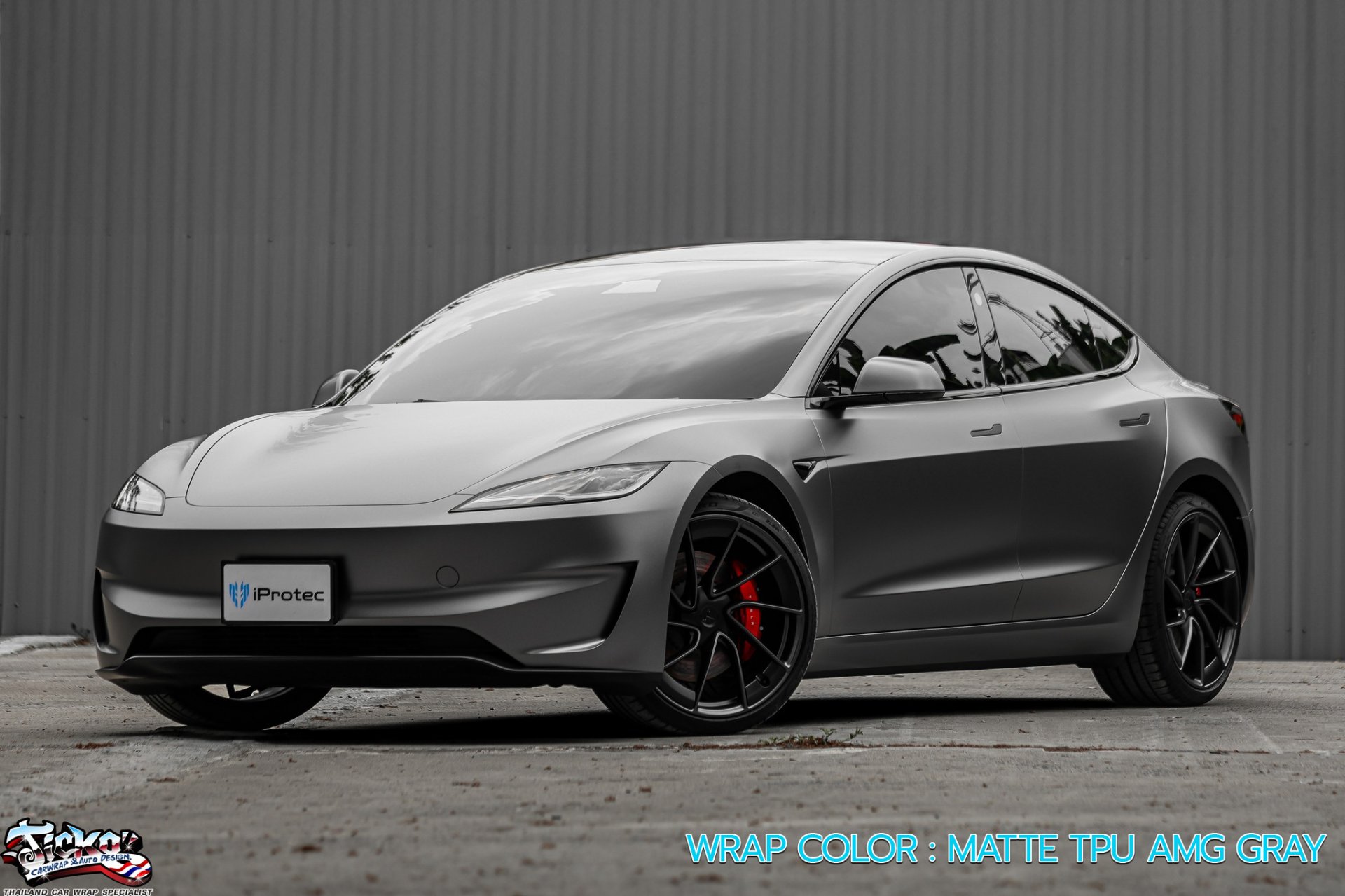 รถ Tesla สีเทาผิวด้านจากคลังผลงาน JICKO รถ Tesla สีเทาผิวด้านจากคลังผลงาน JICKO
