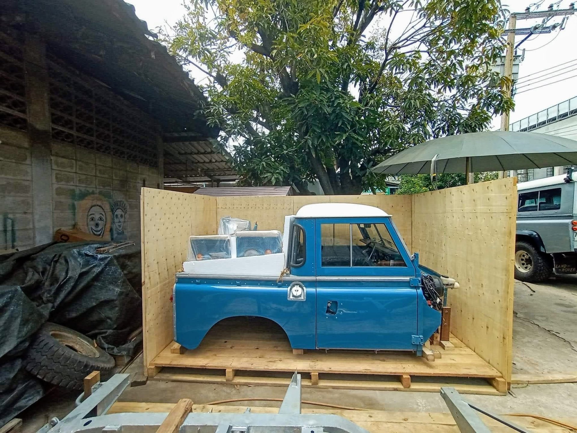 Land Rover Series 1-2-3 Full-Body Reproduction Available