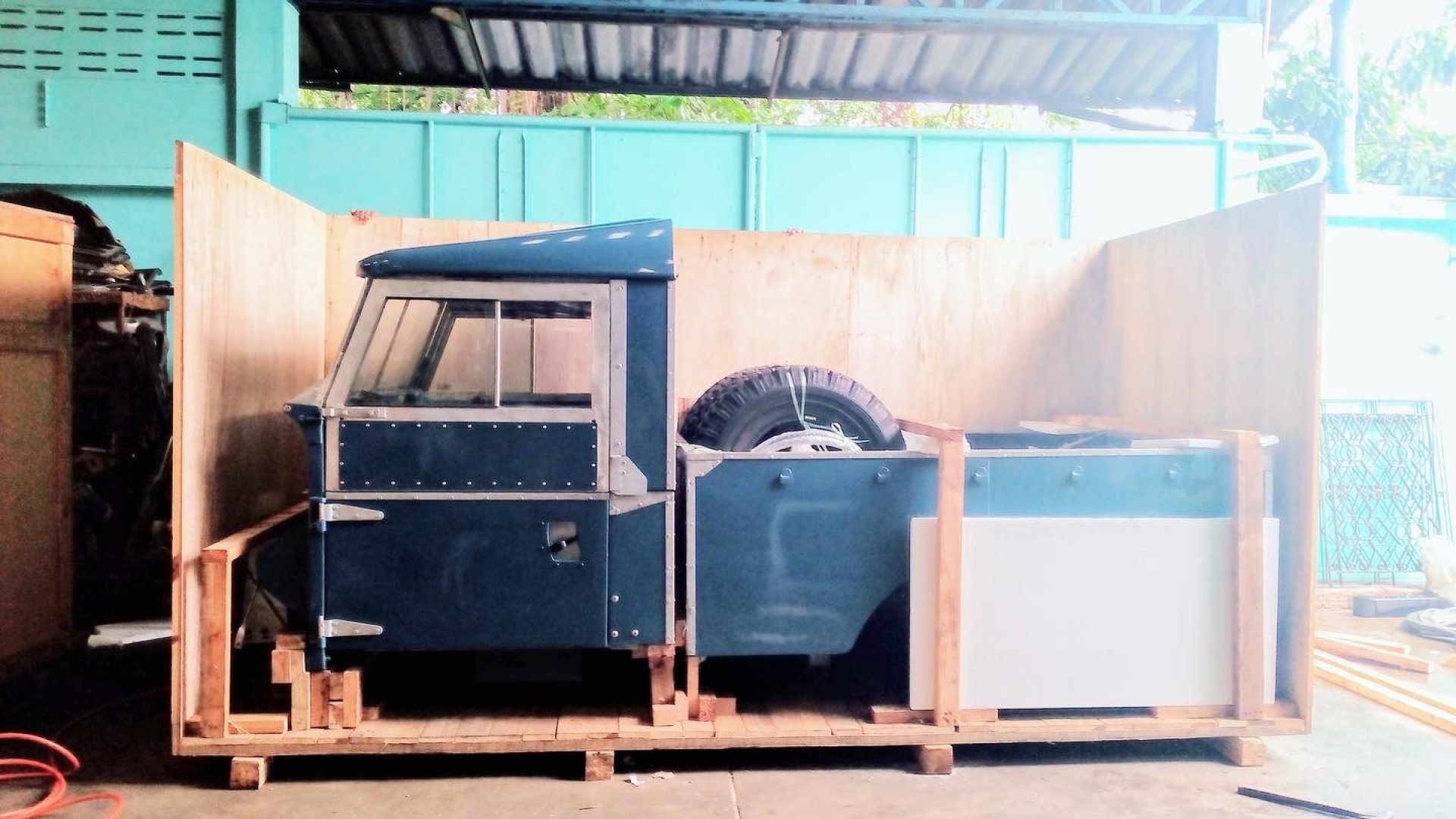 Land Rover Series 1-2-3 Full-Body Reproduction Available