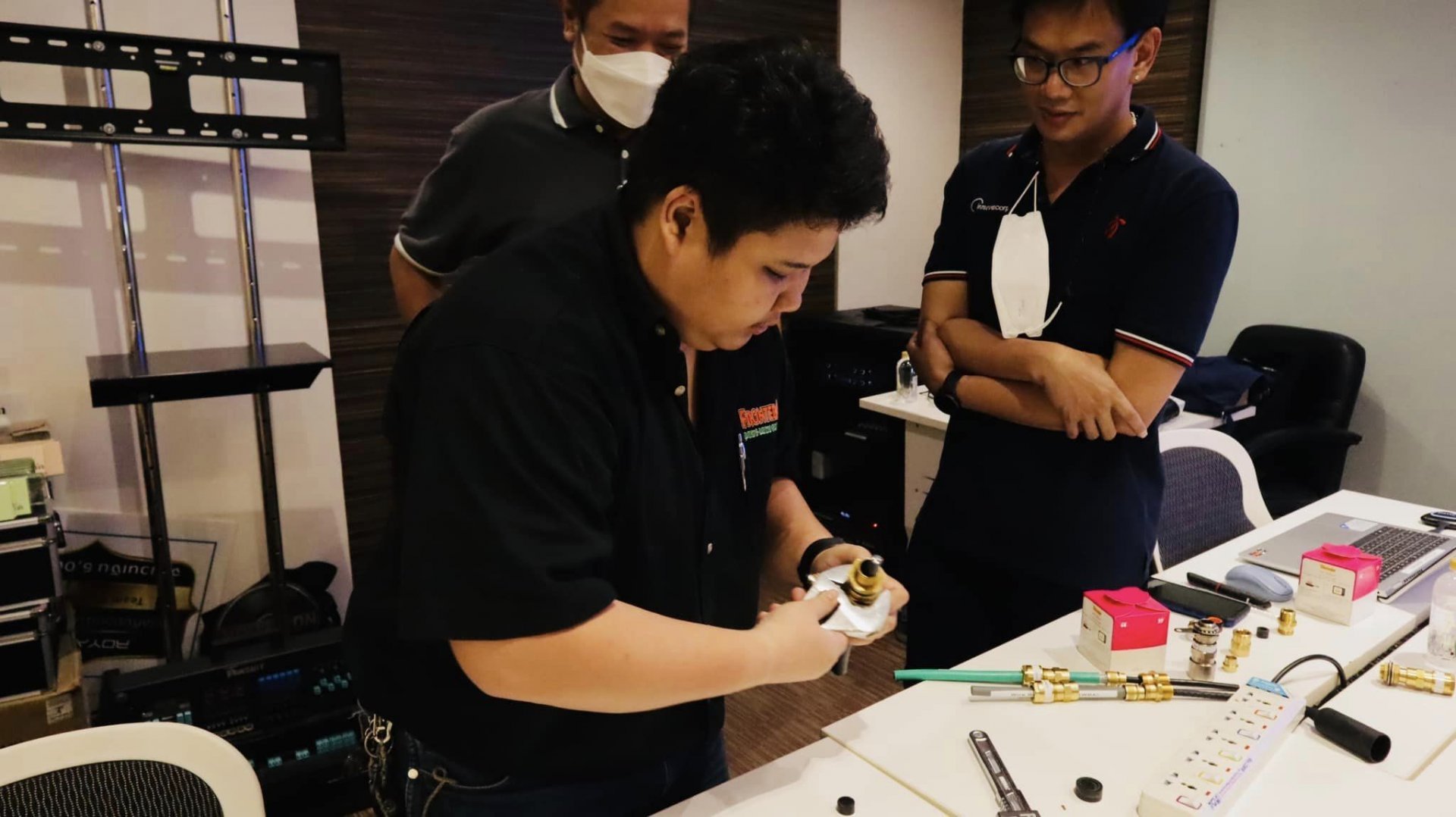 Training & Work Shop Hawke Cable Gland Installation