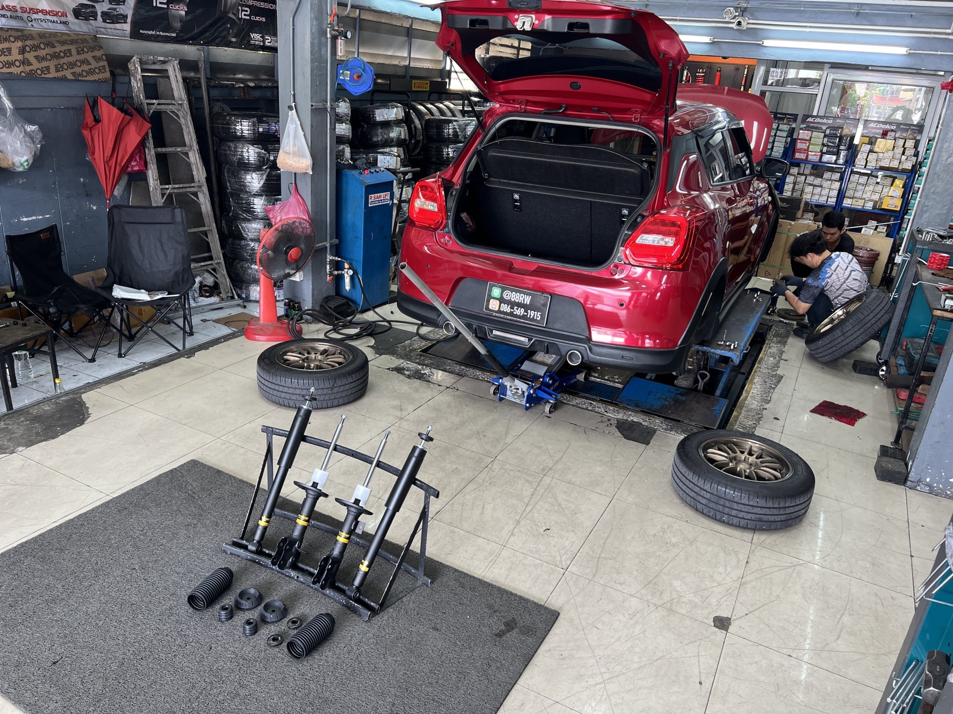 บริการติดตั้งโช้คอัพ Monroe OE Spectrum พร้อมอะไหล่ส่วนควบครบชุดสำหรับ Suzuki Swift 2019 แก้ปัญหารถดีดเด้ง ที่ร้านยางเจริญรุ่งเรือง นนทบุรี บริการติดตั้งโช้คอัพ Monroe OE Spectrum พร้อมอะไหล่ส่วนควบครบชุดสำหรับ Suzuki Swift 2019 แก้ปัญหารถดีดเด้ง ที่ร้านยางเจริญรุ่งเรือง นนทบุรี